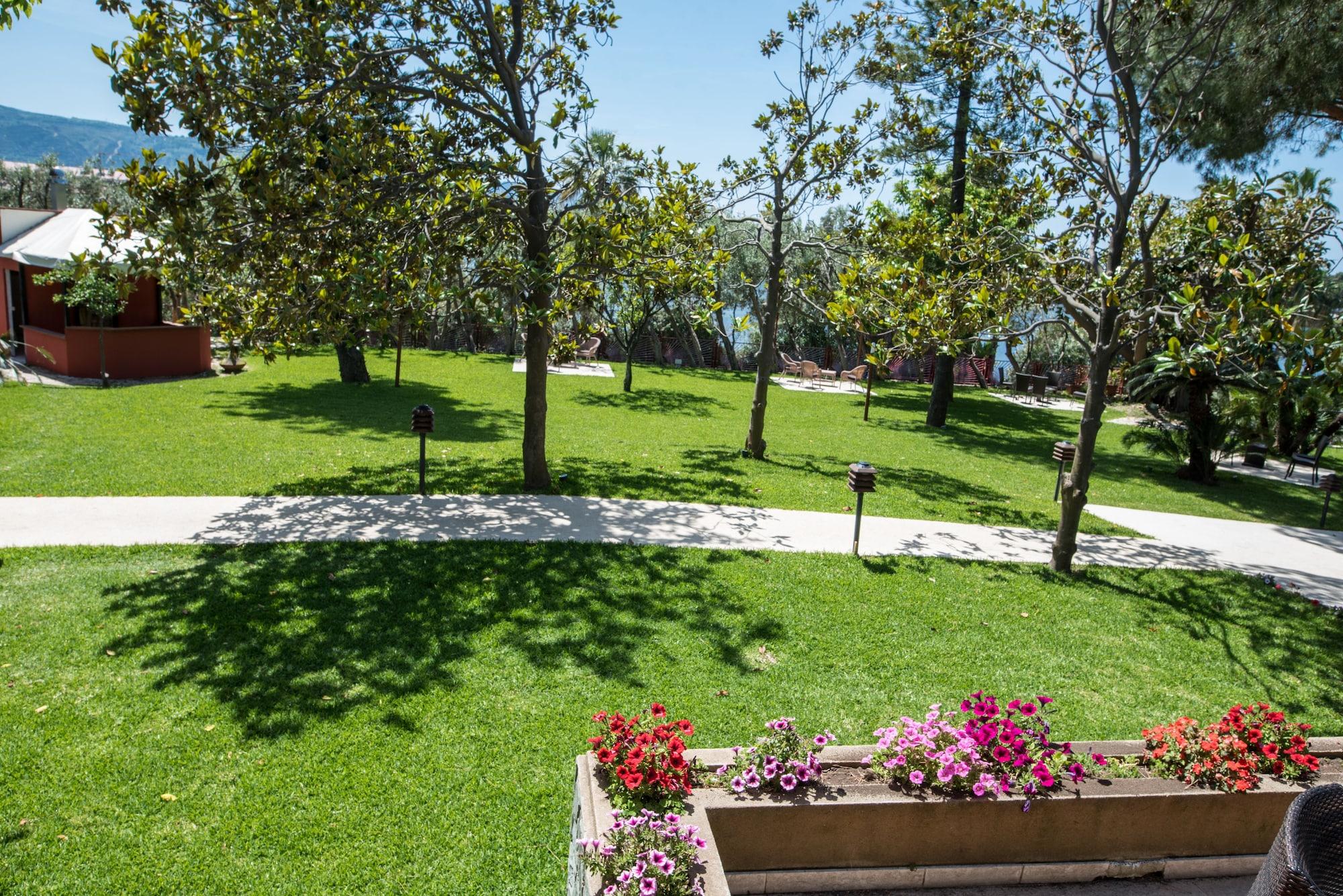 Villa Morgana Resort And Spa Torre di Faro Exteriör bild